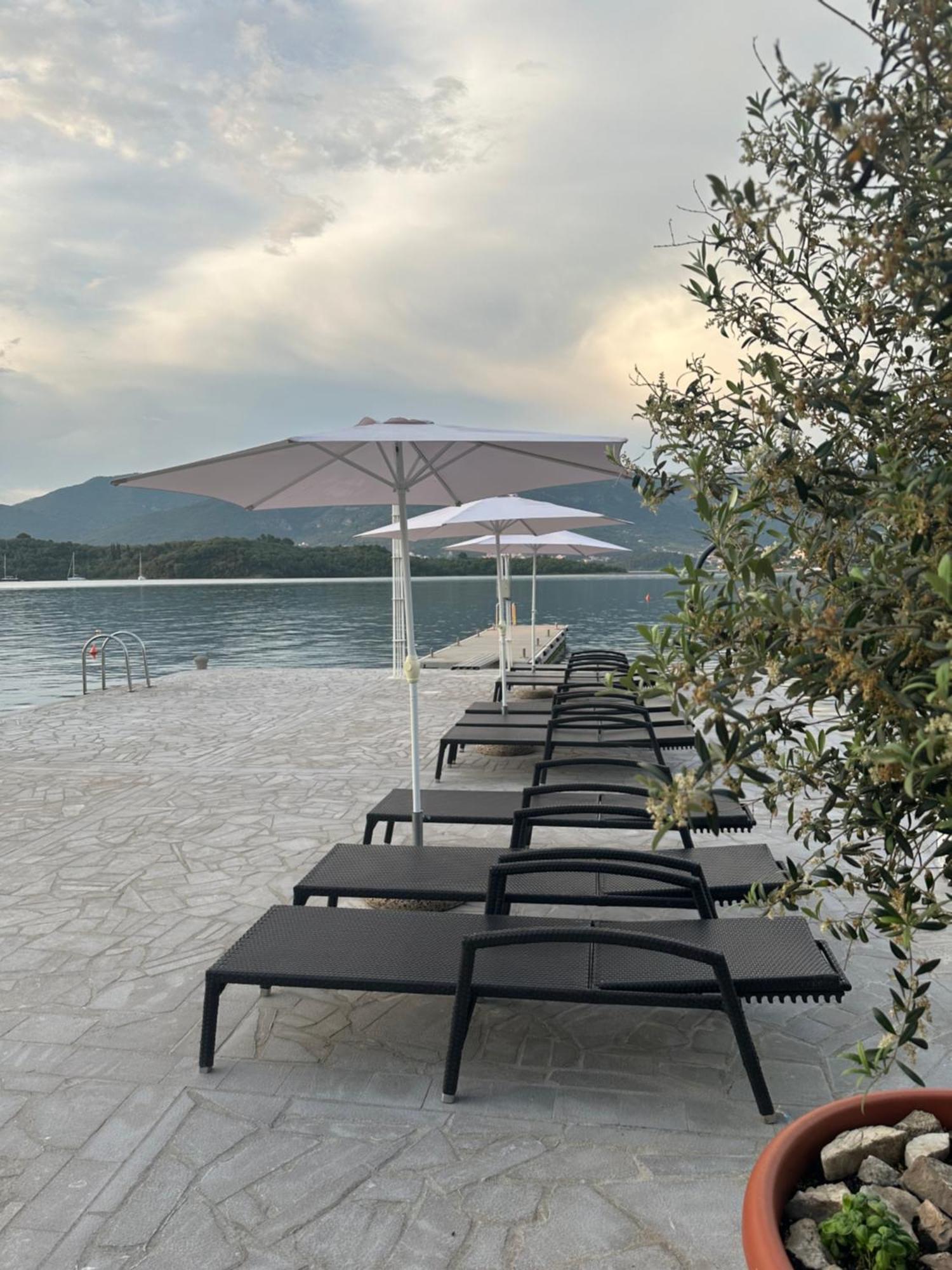 Apartments Kovinic Tivat Exterior photo